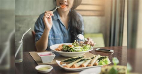 夢見點餐|夢見吃飯9大情境意思大解構！付錢/喝酒/與家人同事聚。